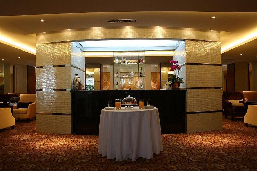 Shanghai Baron Business Bund Hotel Interior photo