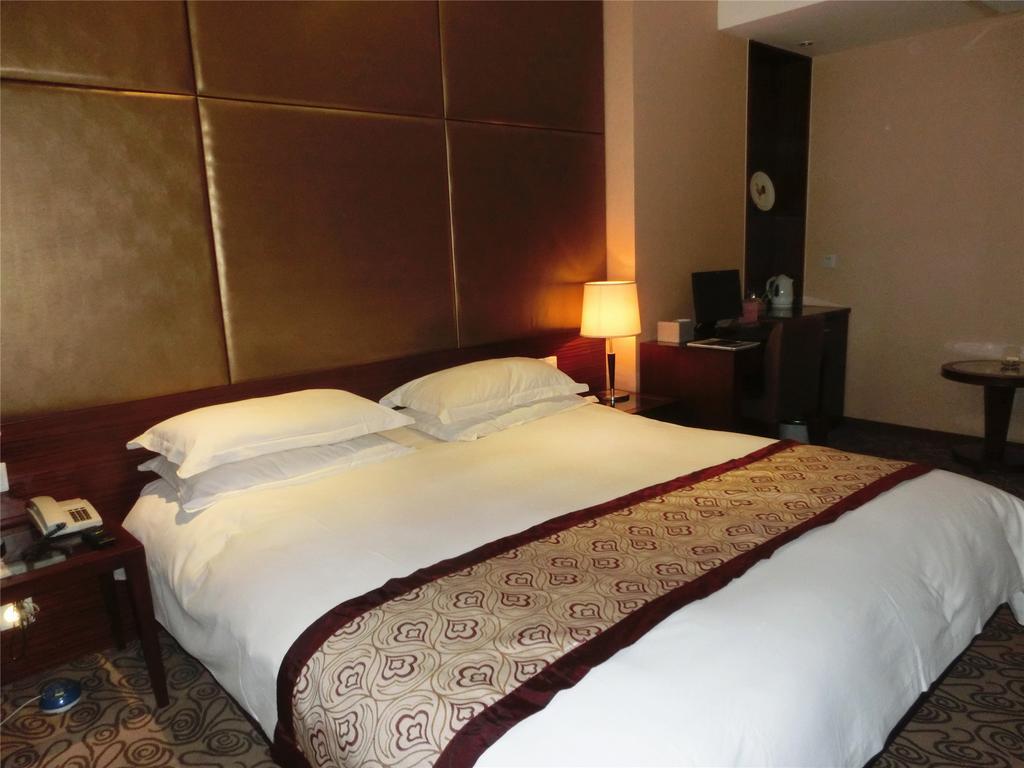 Shanghai Baron Business Bund Hotel Room photo